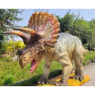 Dinozaur Animatronic Triceratops  6 m