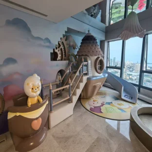 Mobilier personalizat din fibra de sticla